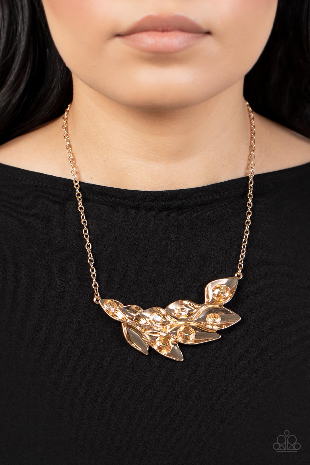 Paparazzi Enviable Elegance Gold Necklace