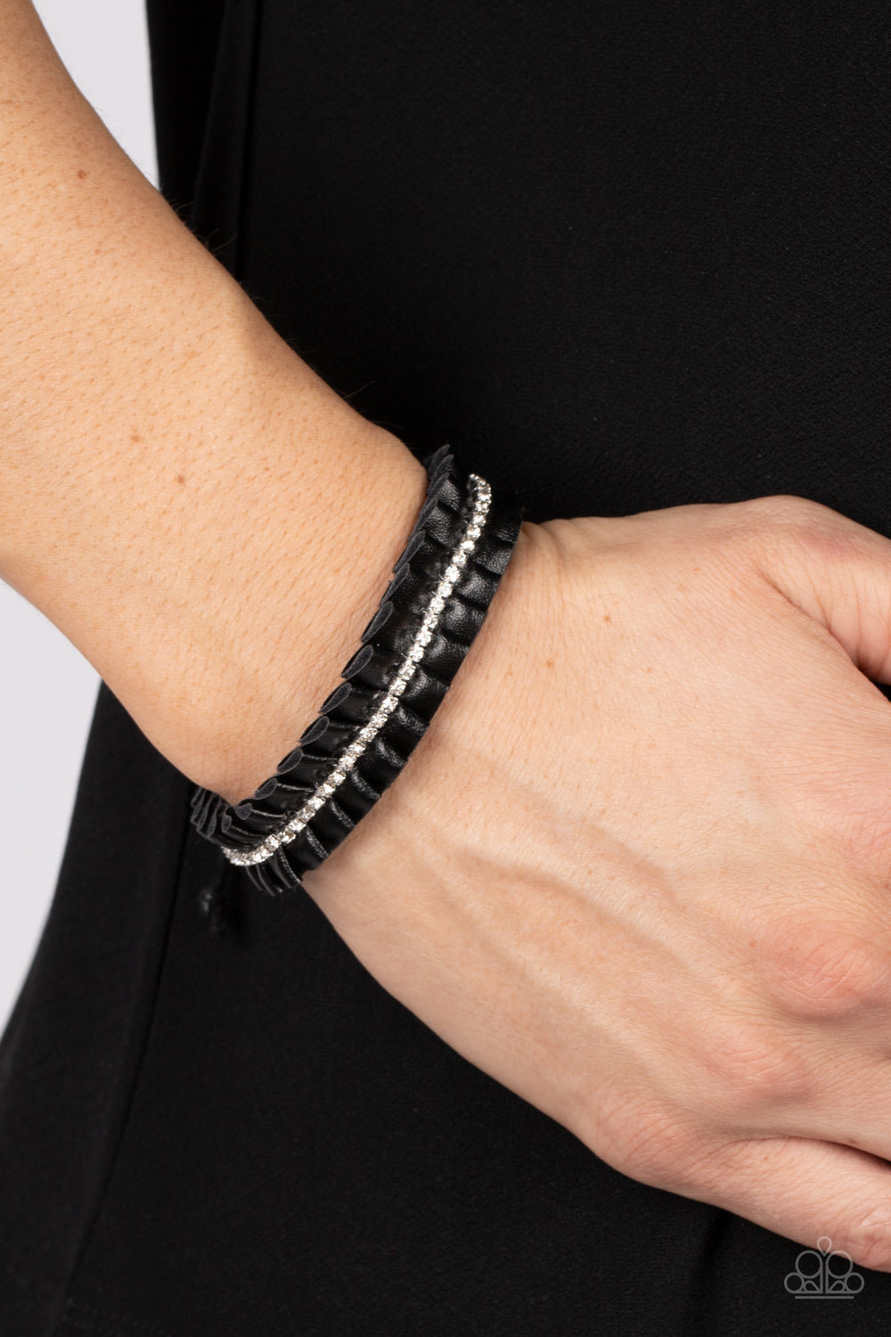 Paparazzi Pretty Pretty Pleats Black Urban Bracelet