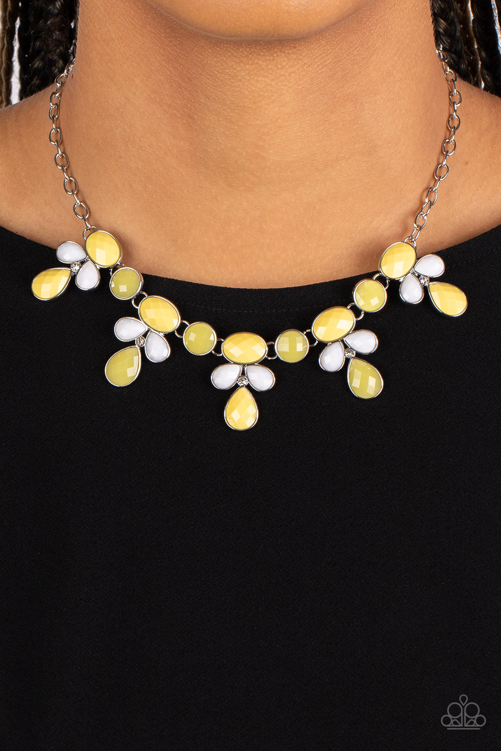 Paparazzi Midsummer Meadow Yellow Necklace