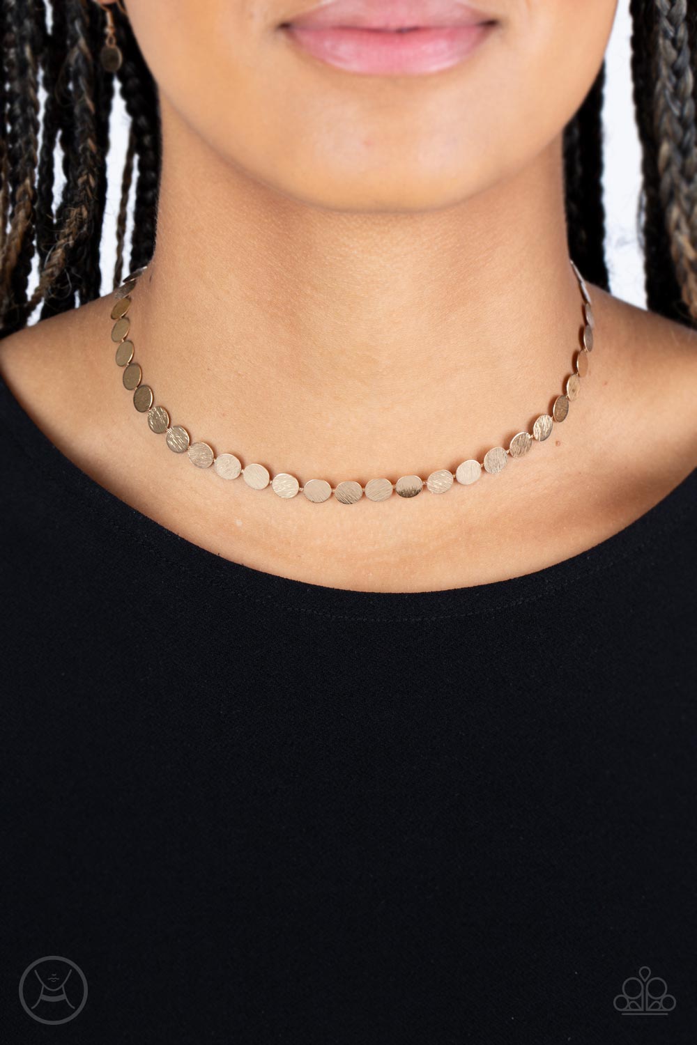 Paparazzi Flash Mob Flicker Gold Choker Necklace