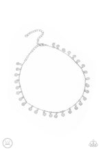 Load image into Gallery viewer, Paparazzi Champagne Catwalk Silver Choker Necklace
